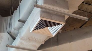 Duct work air conditioning system on commercial building