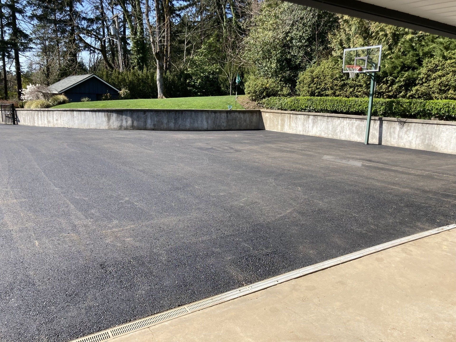 Basketball court asphalt paving