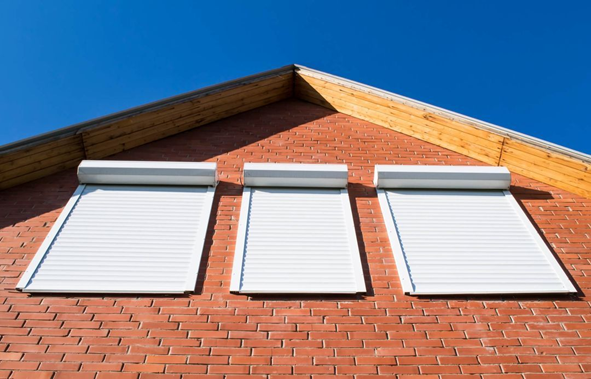 Pros and Cons of Automatic Roll-Down Hurricane Shutters