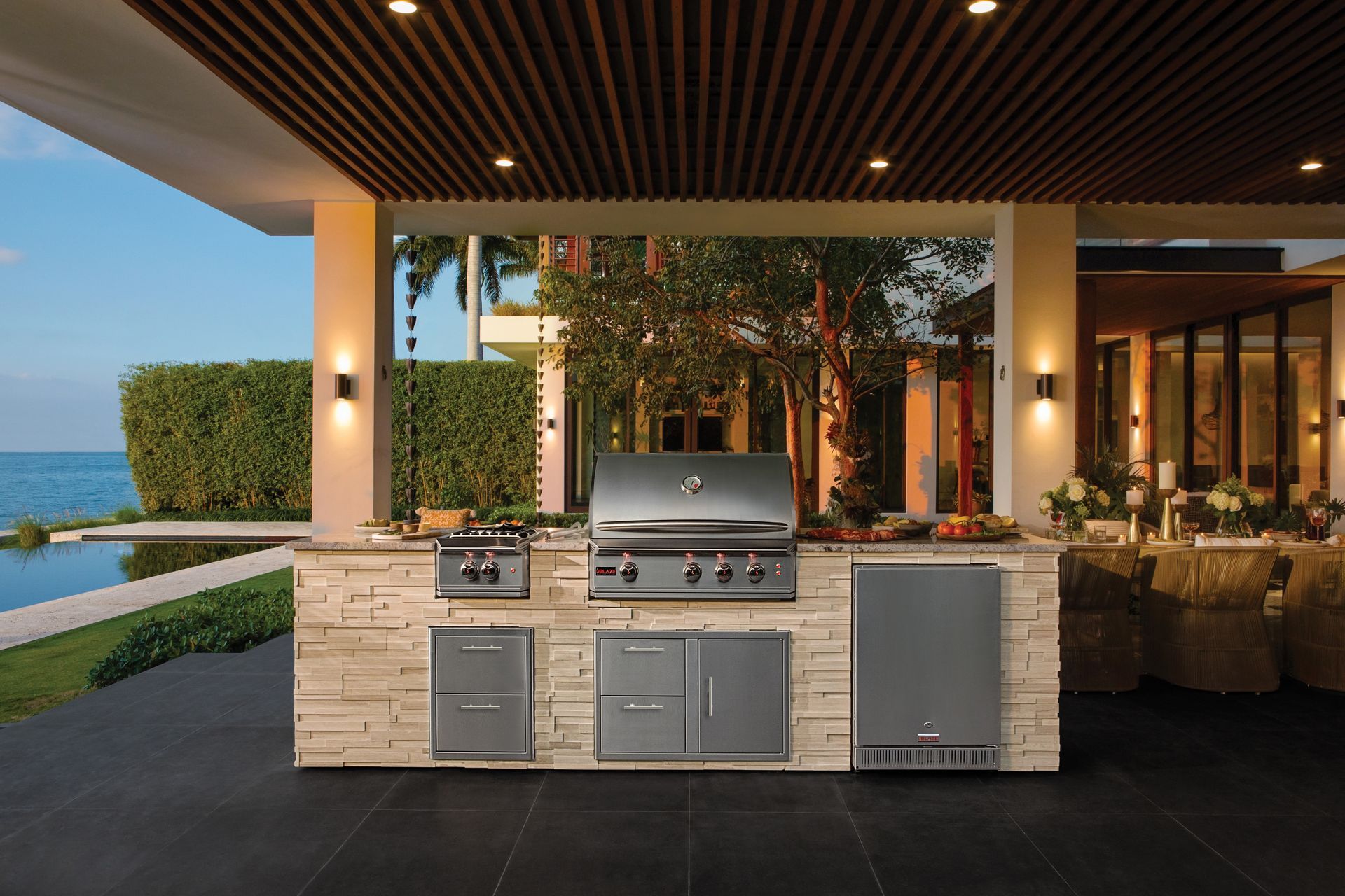 outdoor kitchen