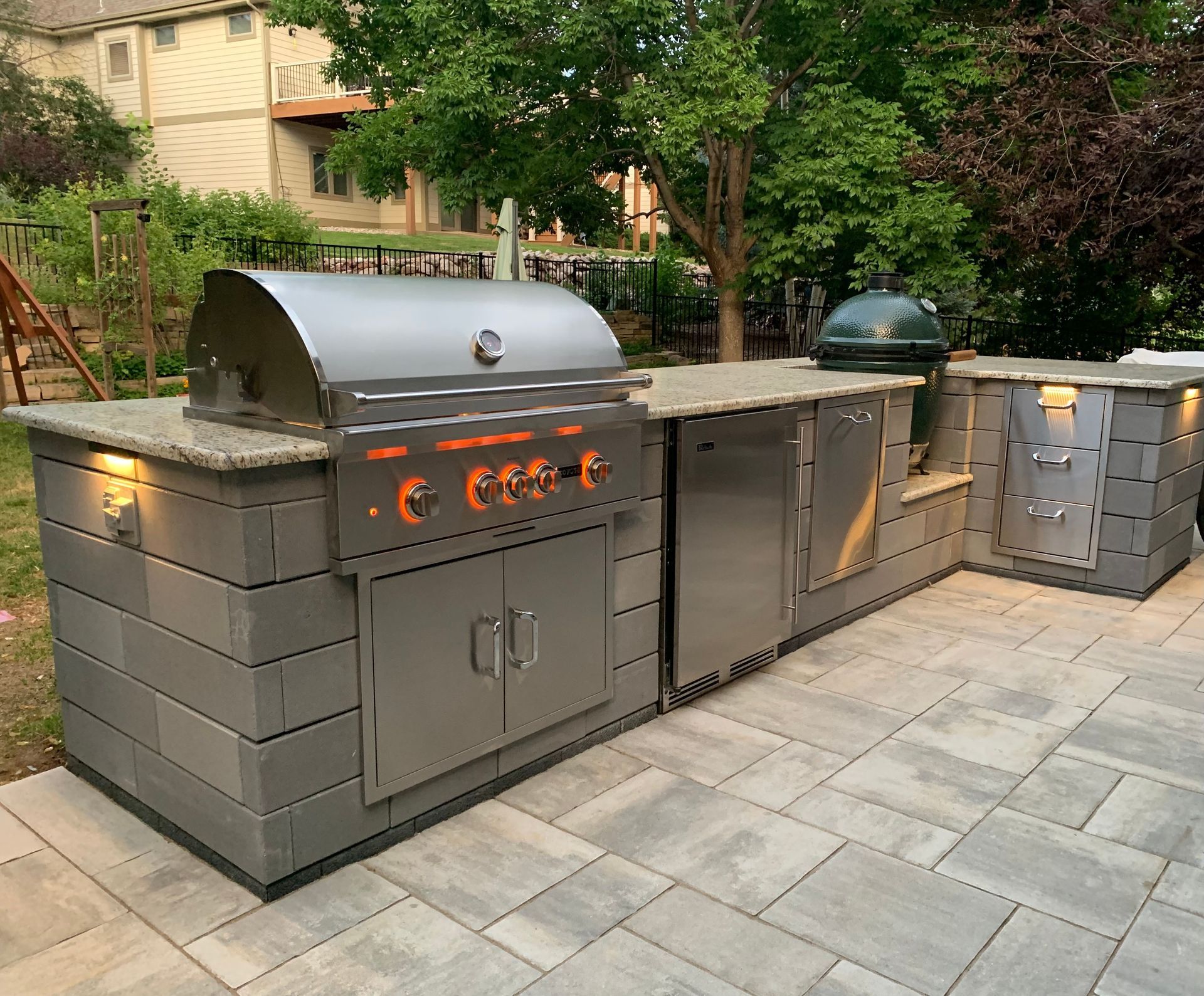 outdoor kitchen