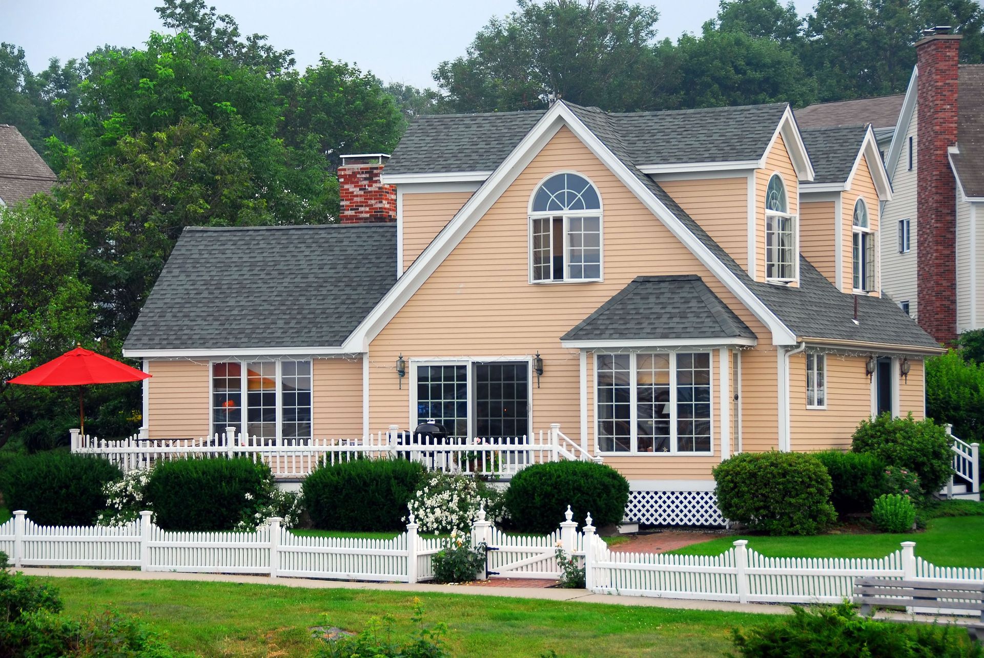 vinyl fencing