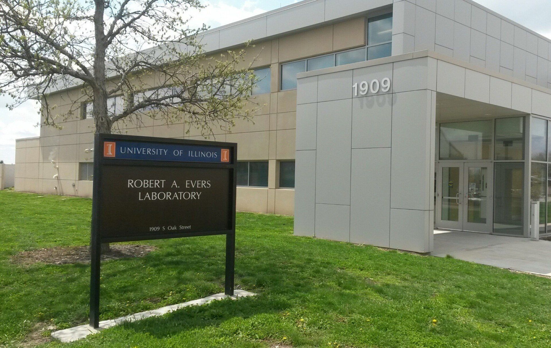 U of I Evers Lab front