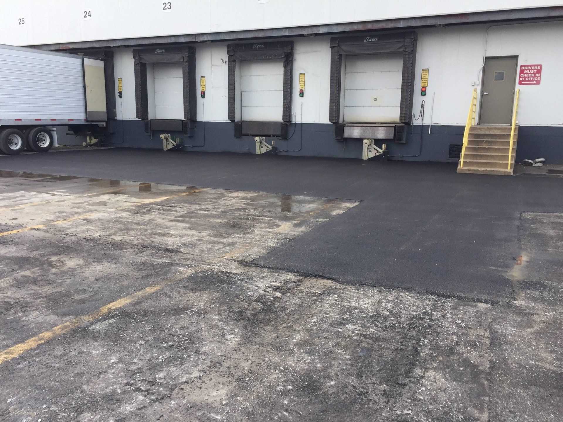 Asphalt paving service