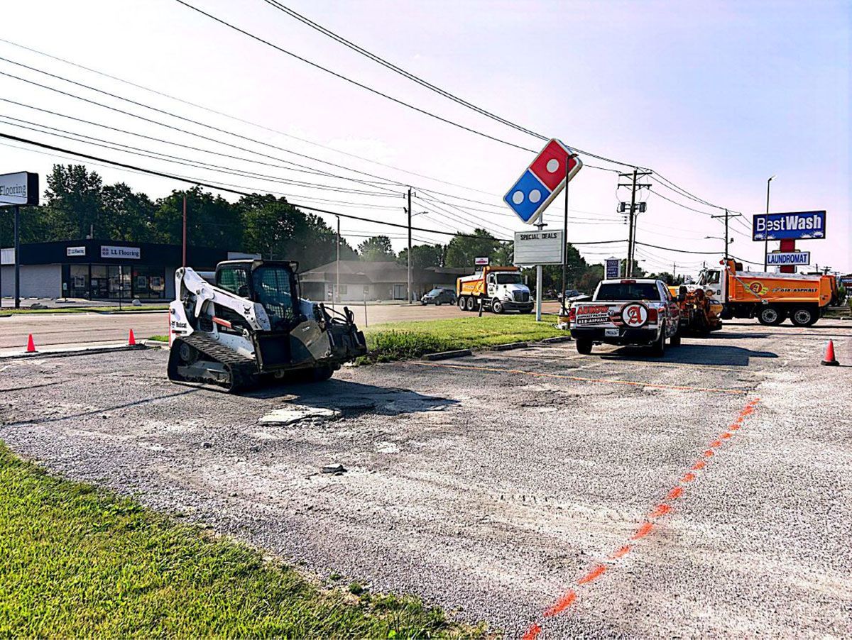 Asphalt paving on the process