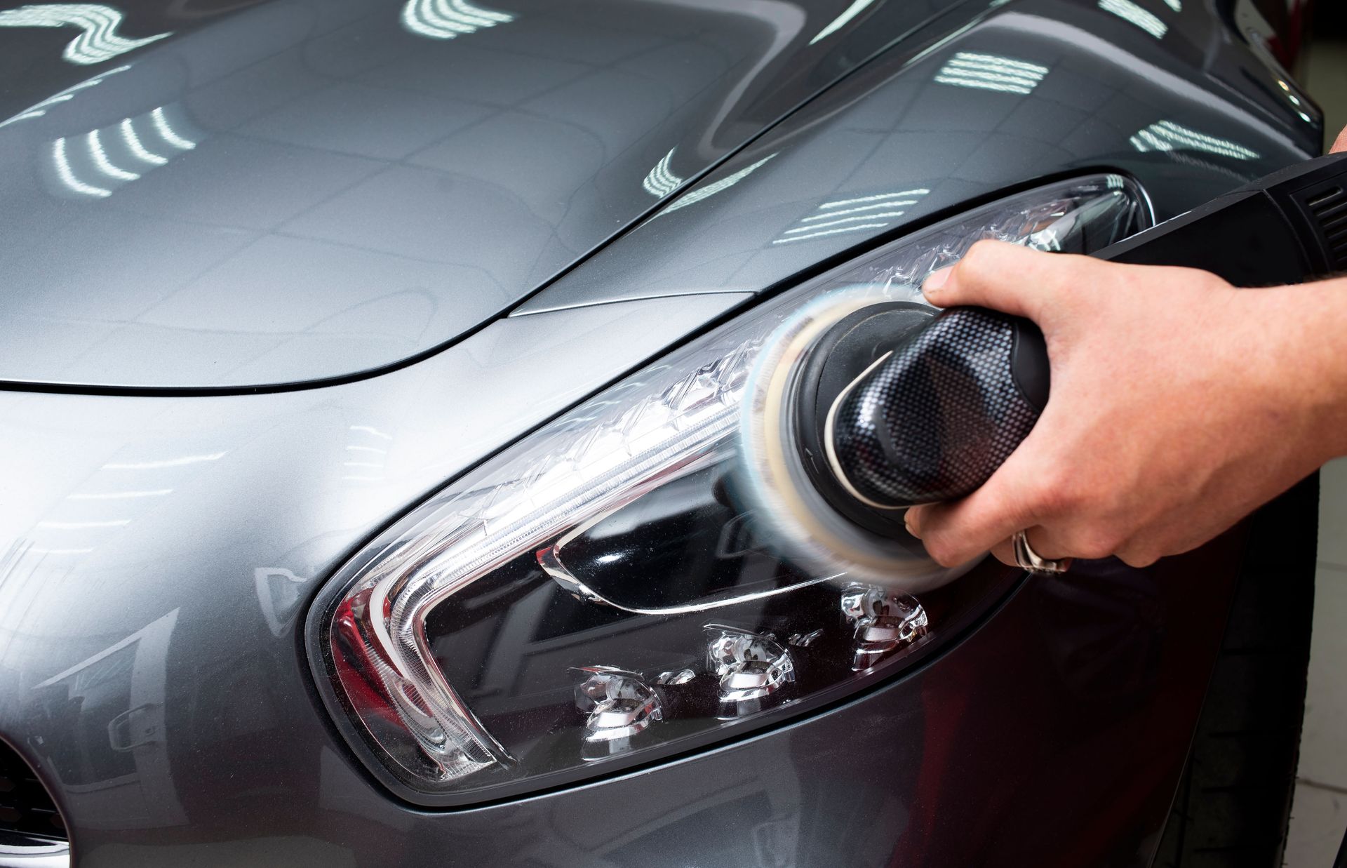 car detailer