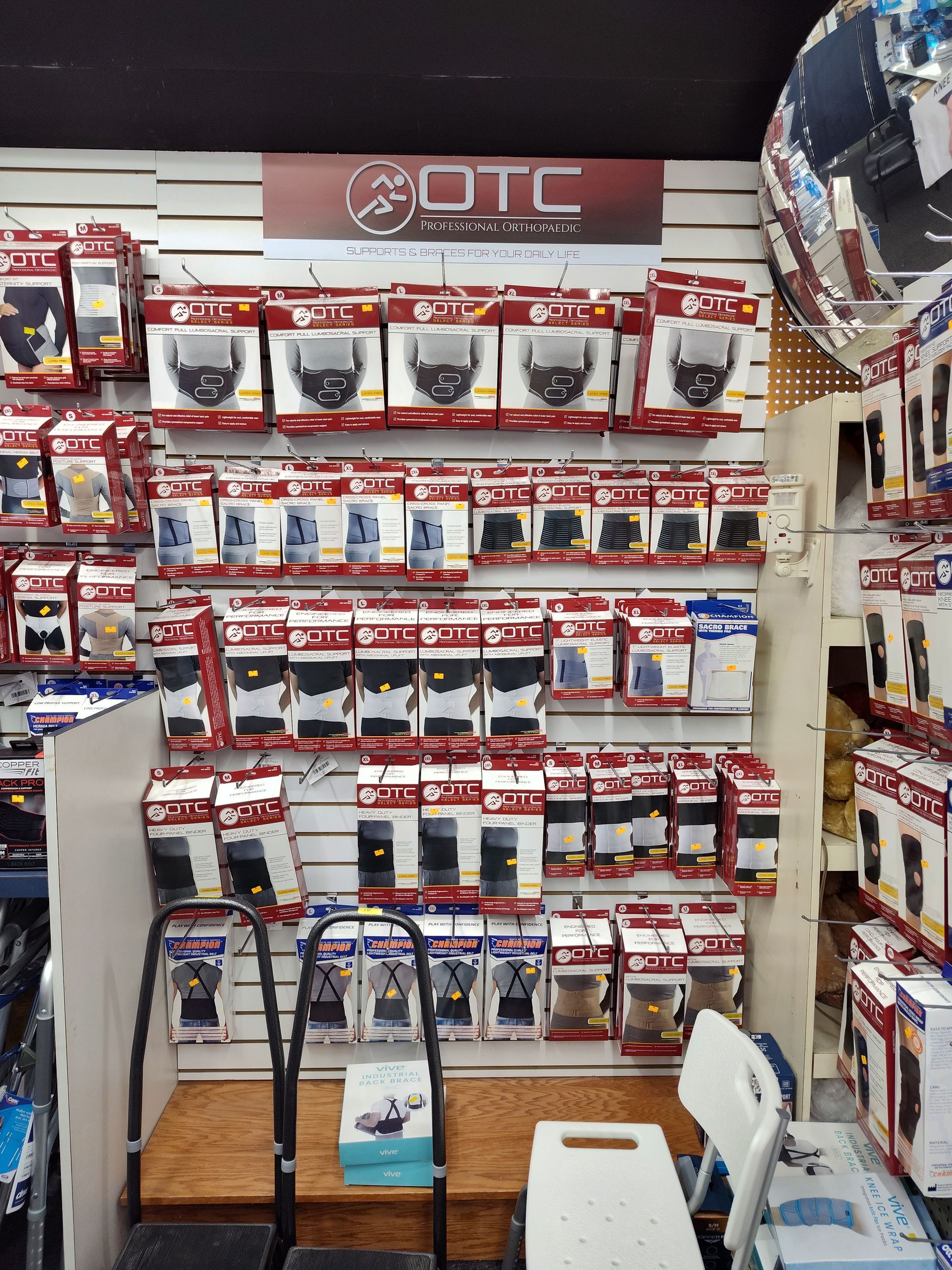 A store with a sign that says dtc on it