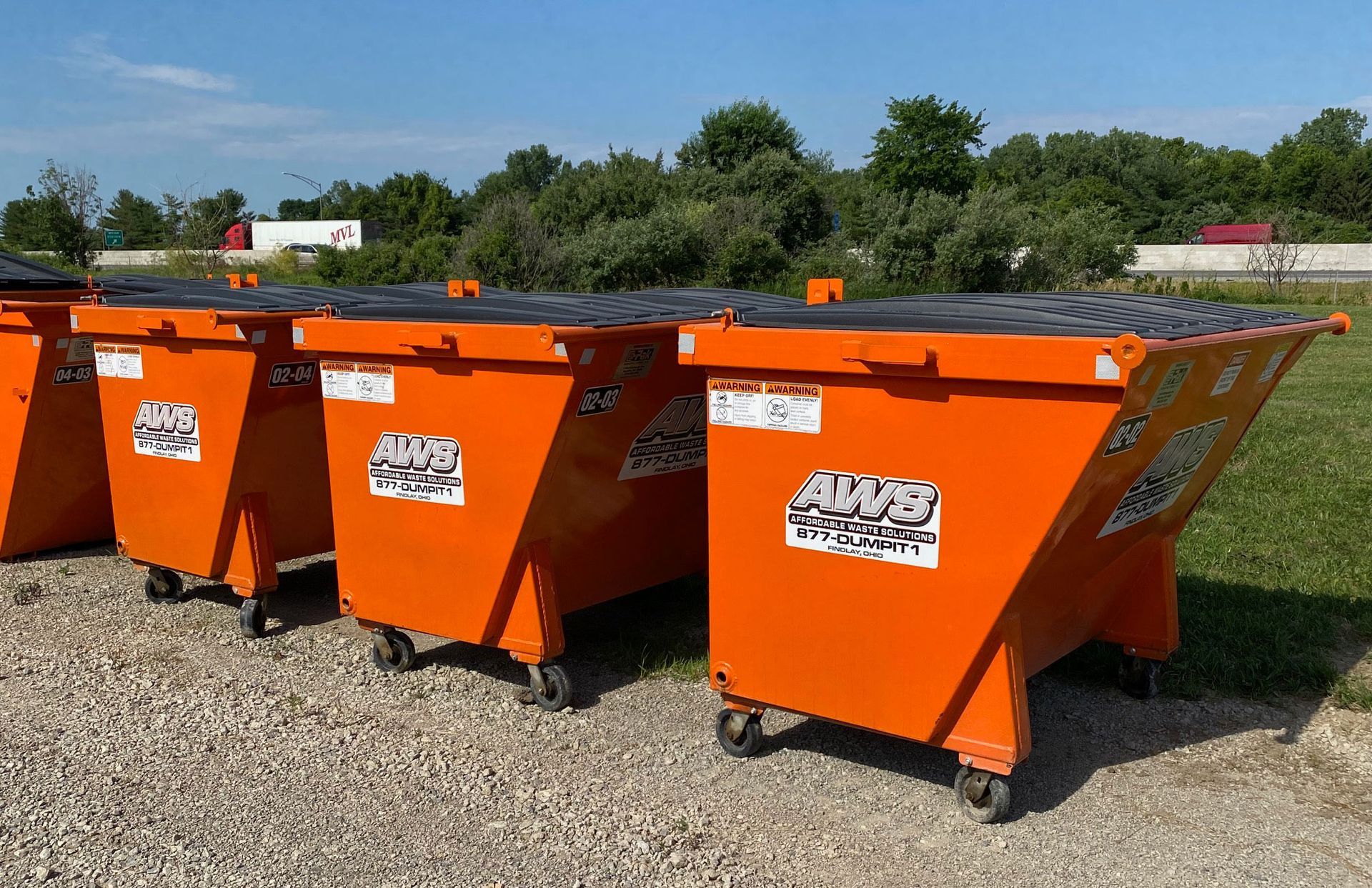 Commercial dumpsters