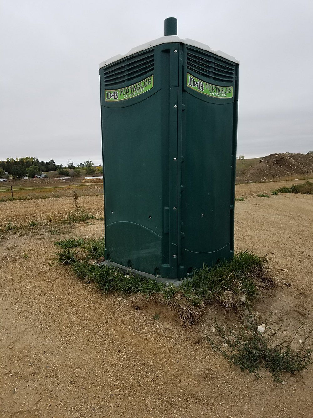 D&B Portables rental unit