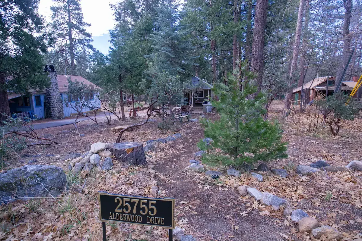 Idyllwild cabin land
