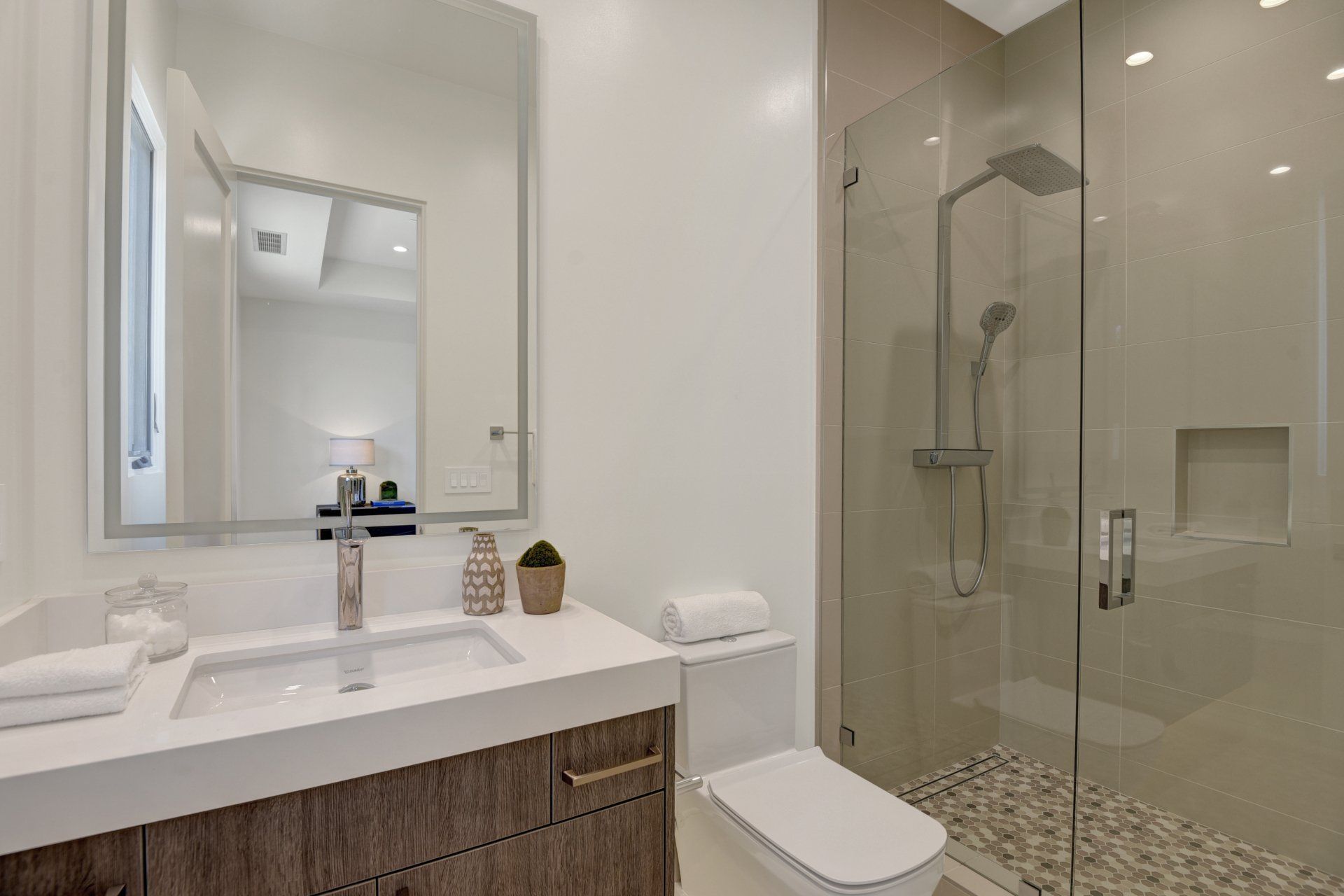 Guest bedroom bathroom