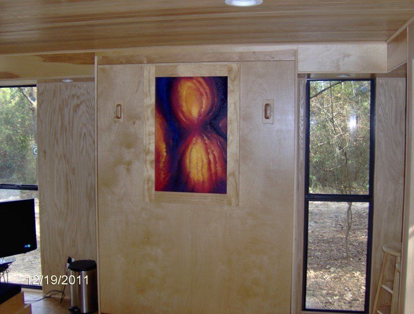 For small cabins, a frame that unfolds as a table