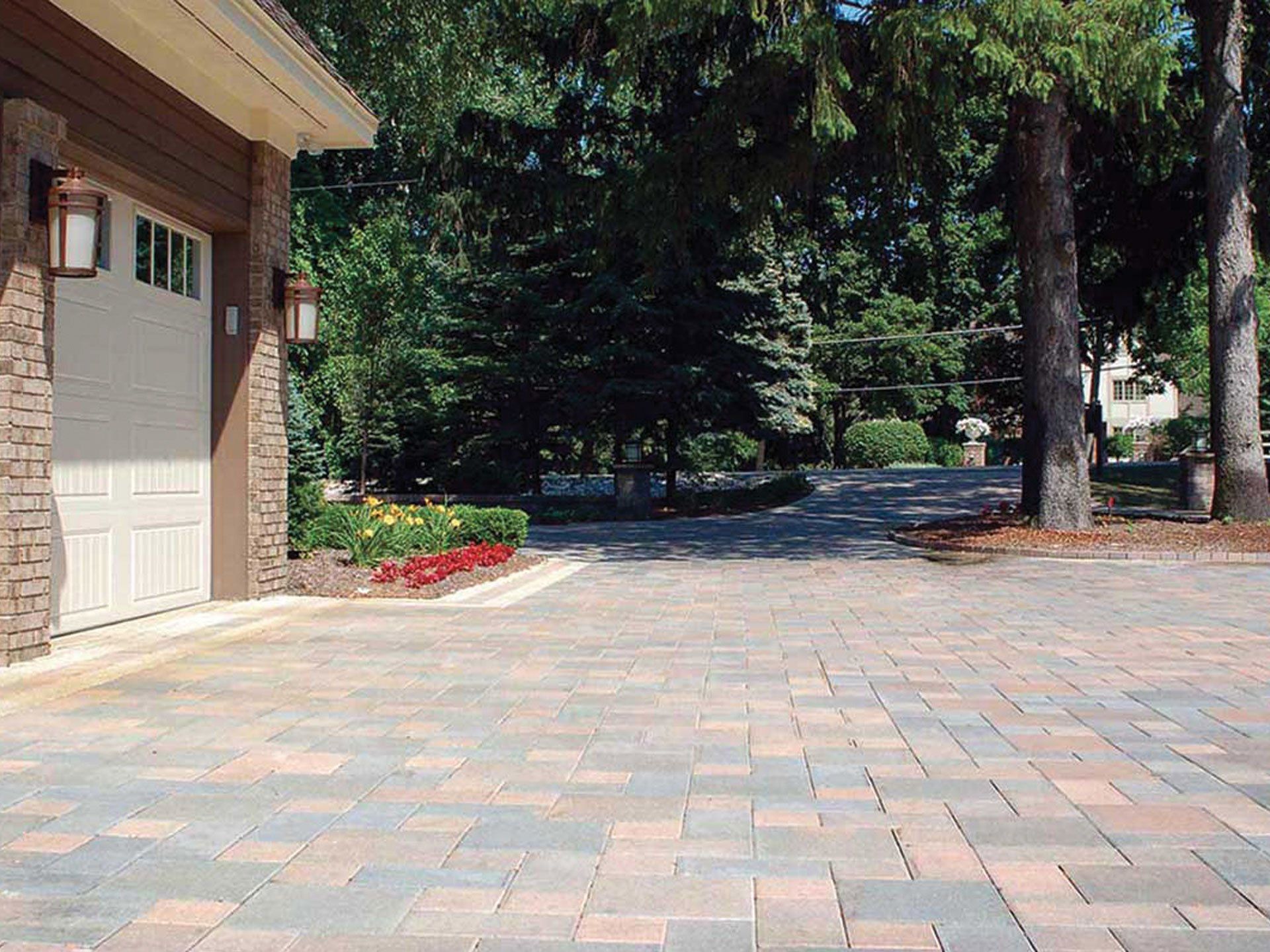 Driveways - Creative Brick Paving - 248-230-1600