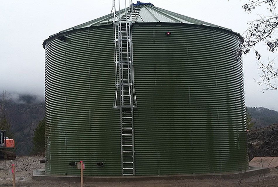 Commercial water tanks