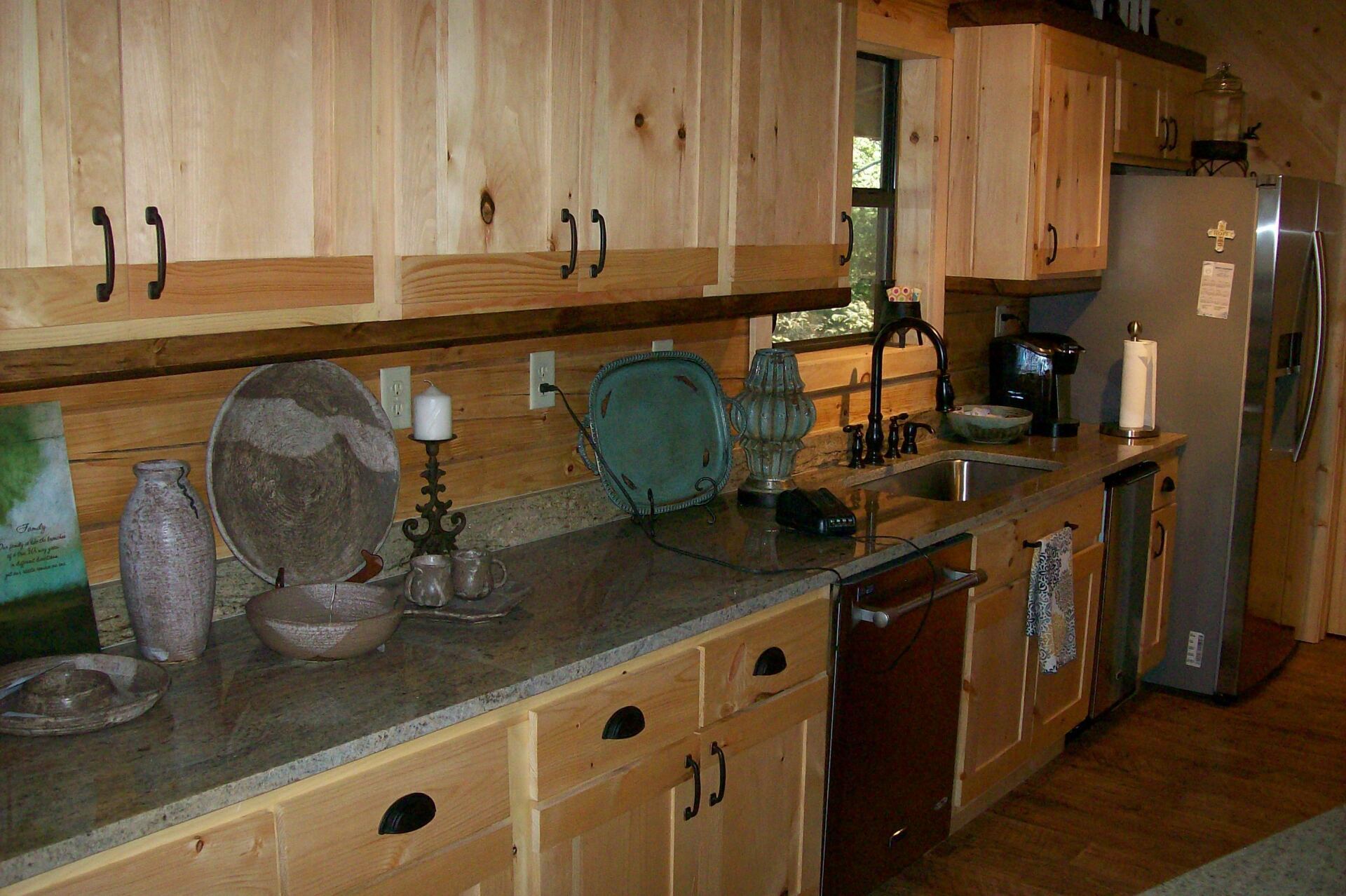log house kitchen 2