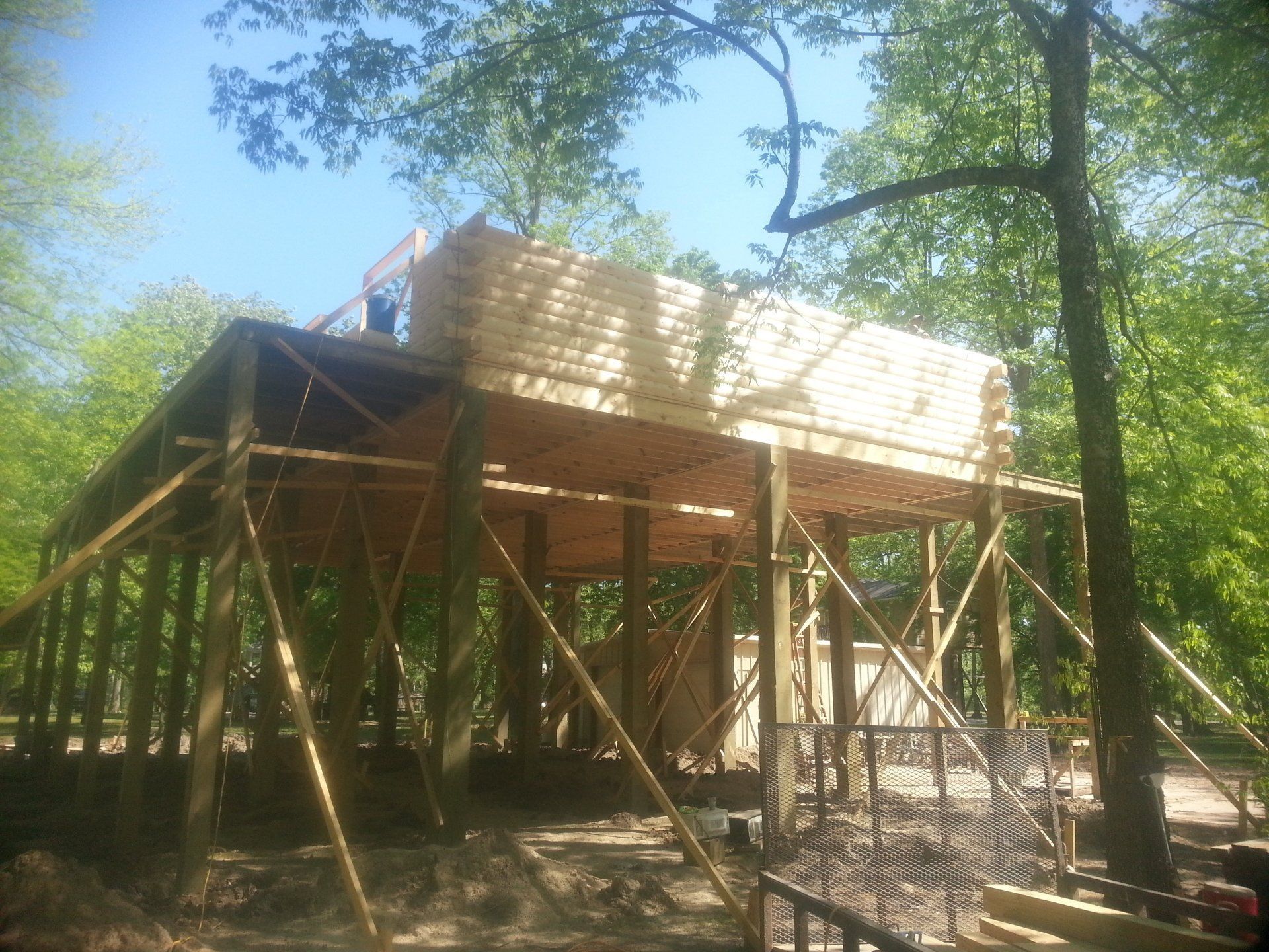 building a log house 19