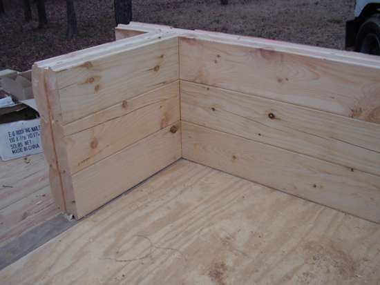 building a log house 26