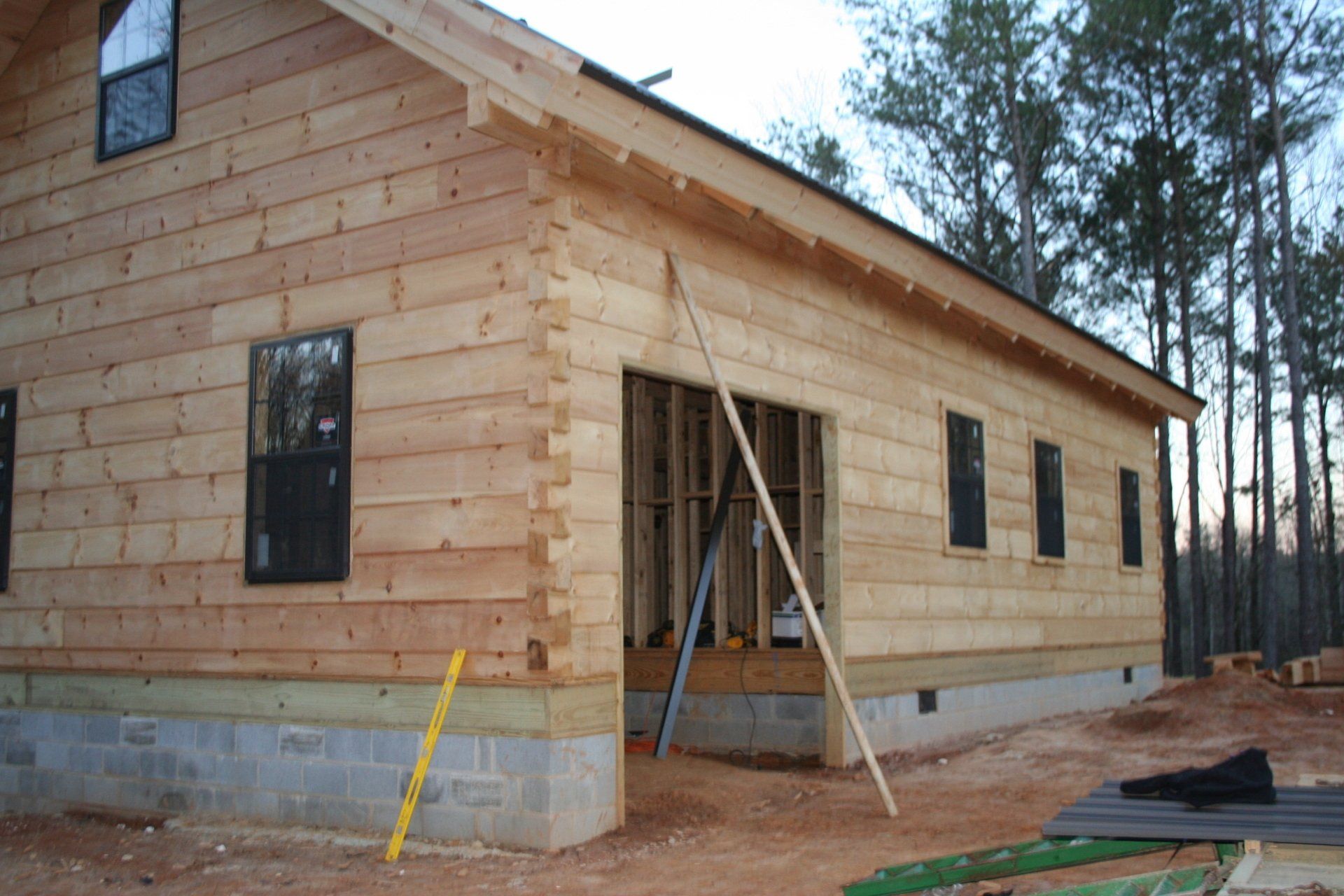 building a log house 33