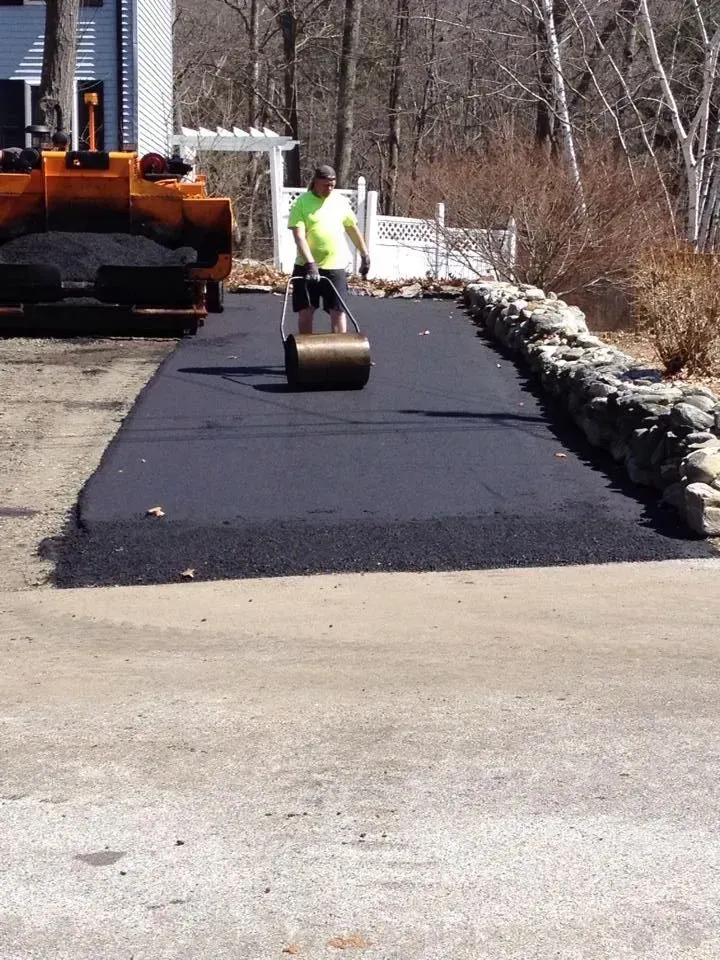 Asphalt paving