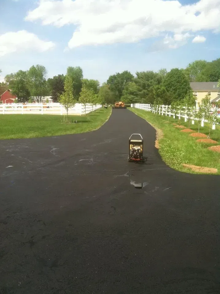 Asphalt paving