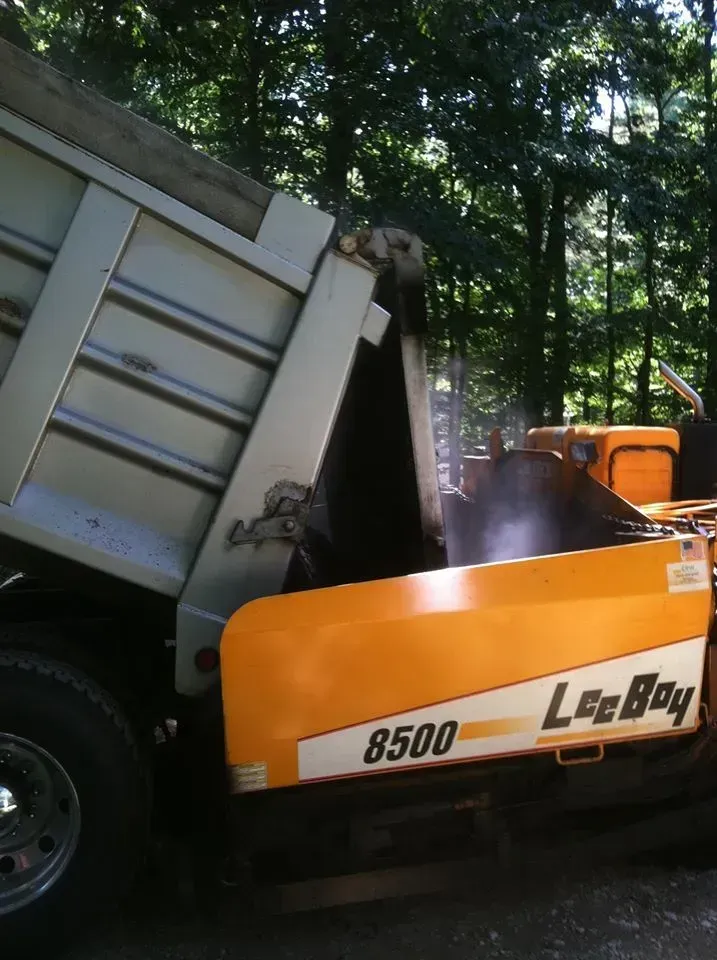 Asphalt paving