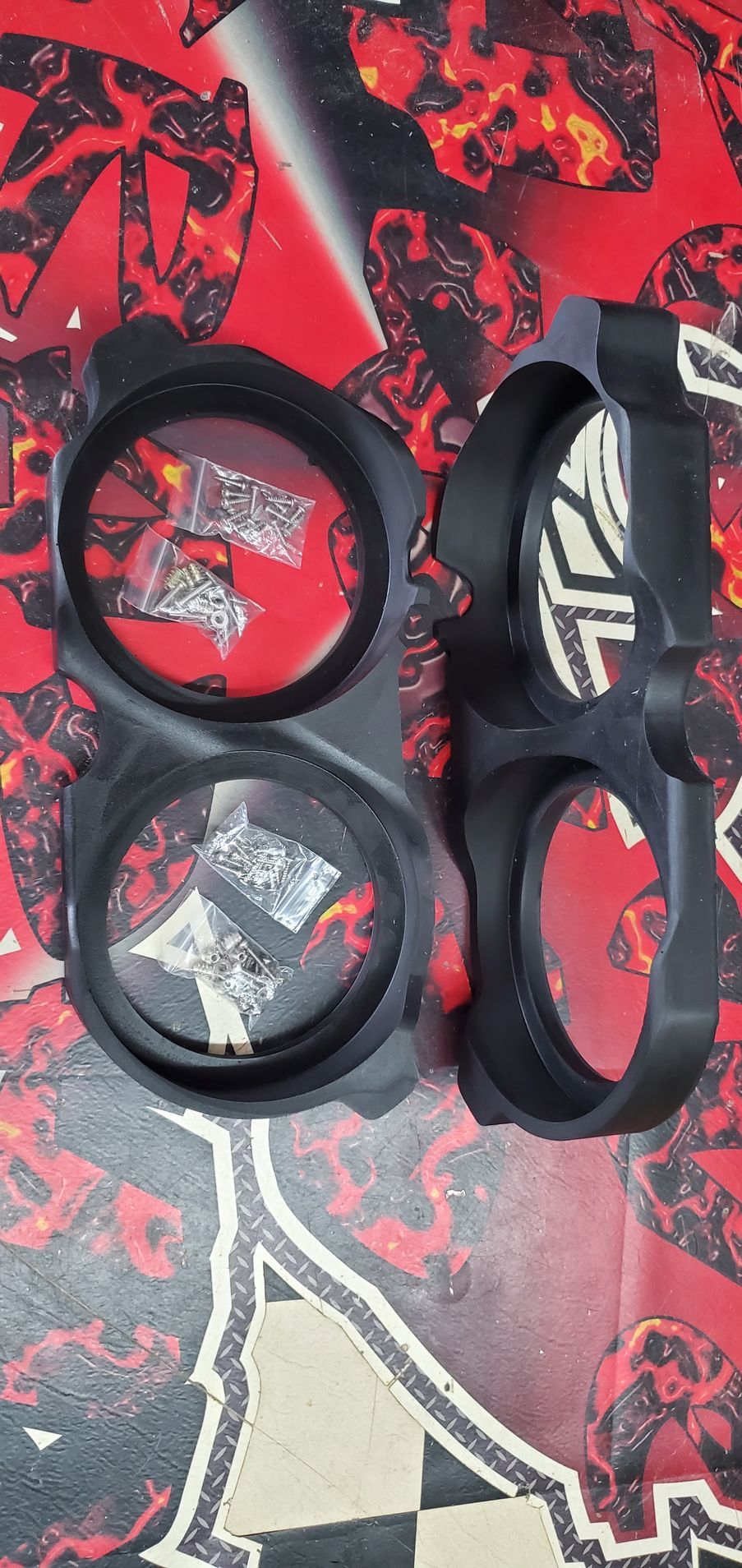 black double circular base