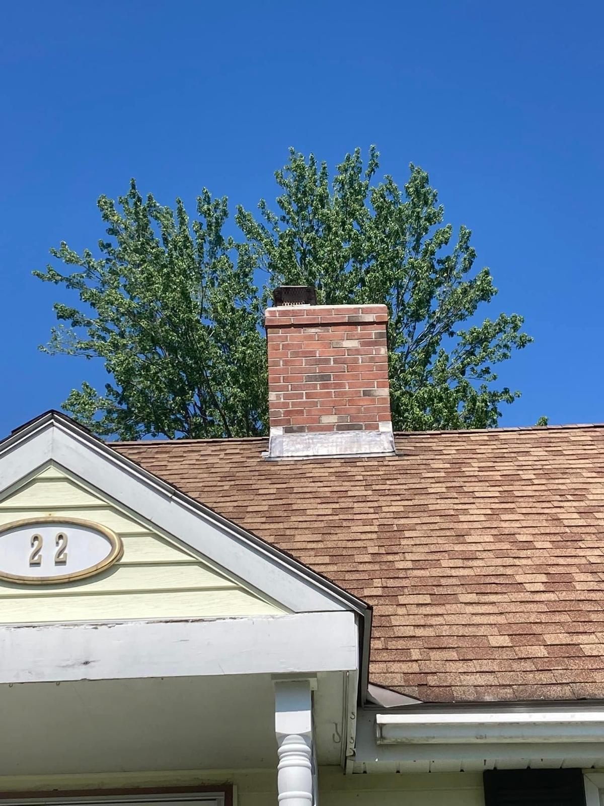 A house with the number 22 on the front of it