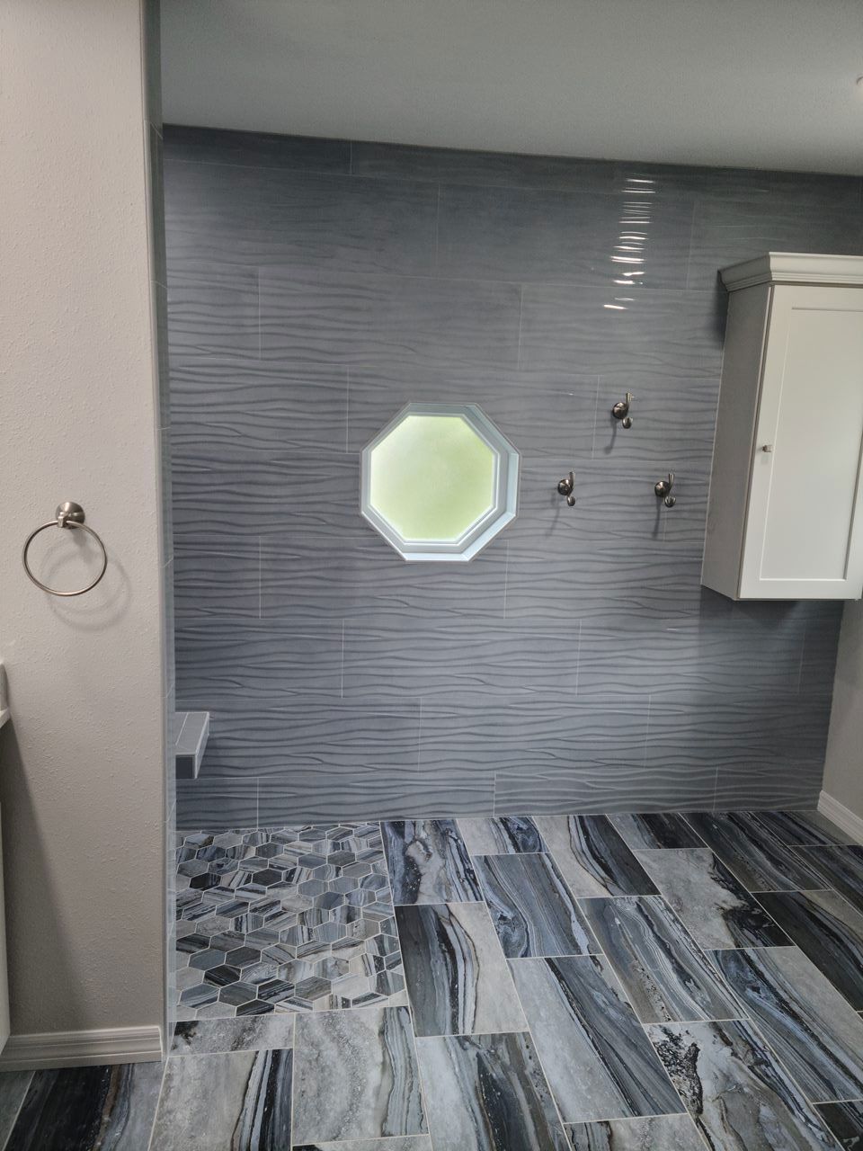 mixed tiles bathroom