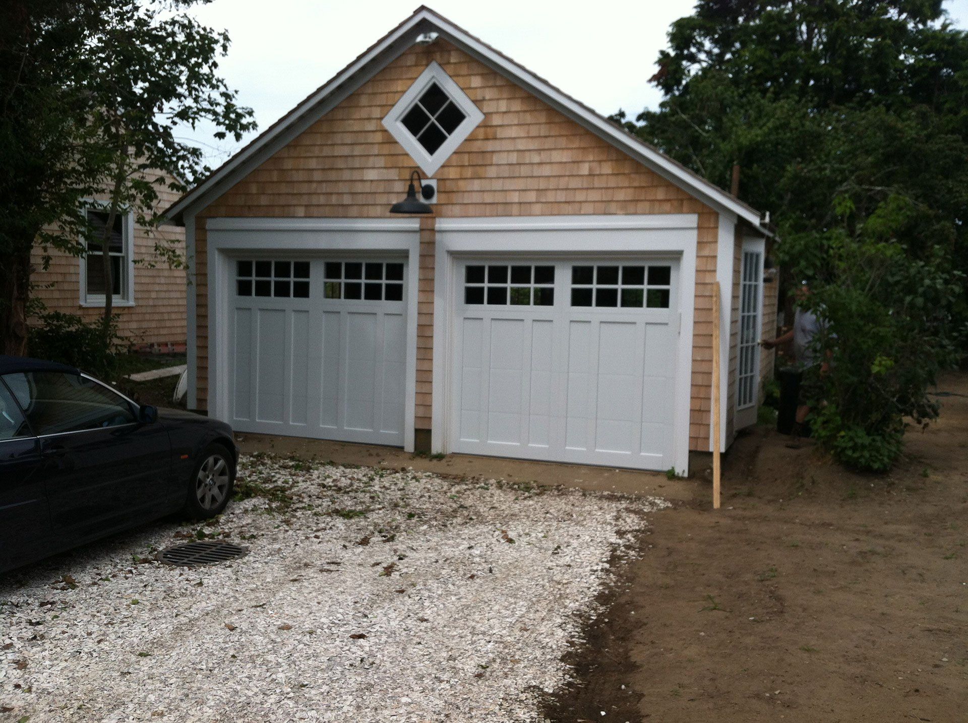 garage doors with transom windows
