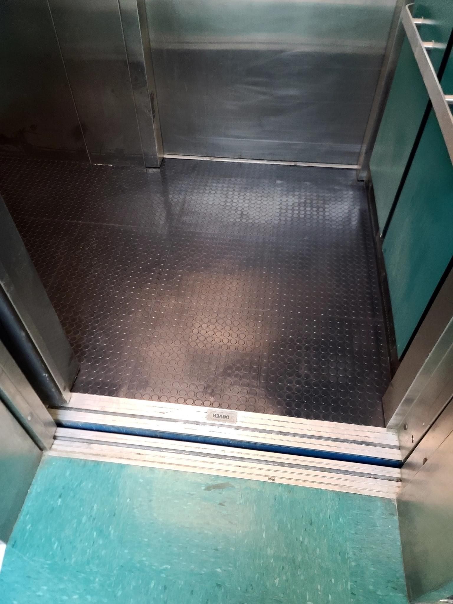 Elevator floors