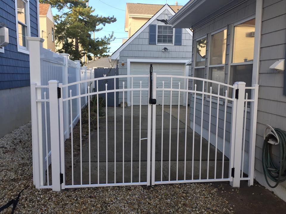 Aluminum gate