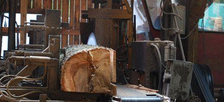 Wood cutting in sawmill