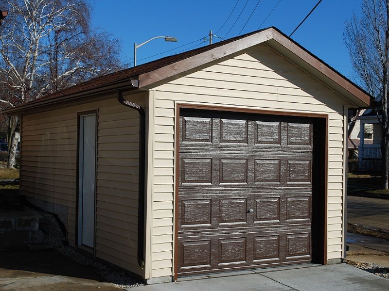 One-car garage