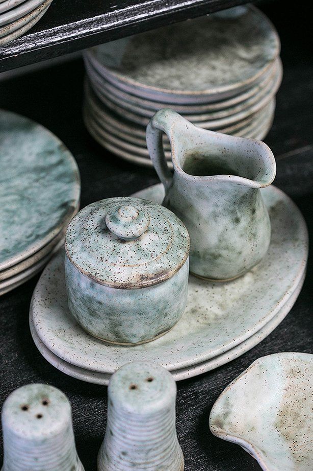pottery tableware