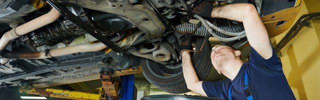 Mechanic engine repair