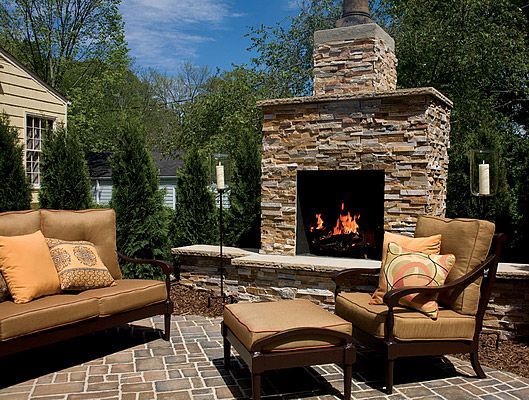 Outdoor fireplace