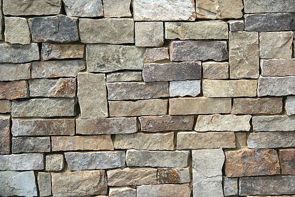 Natural stone wall