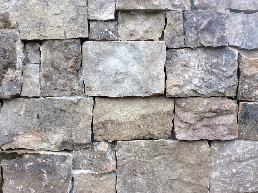Natural stone veneer