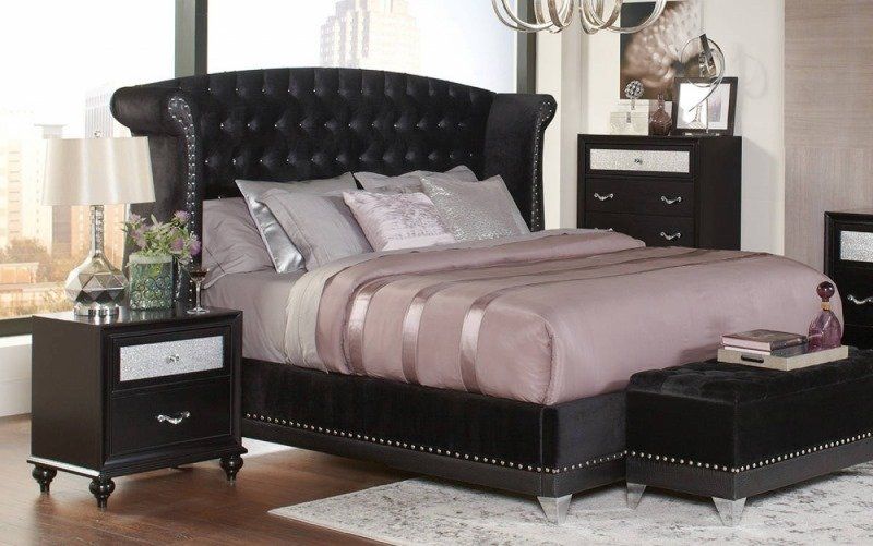 Black tufted bed set