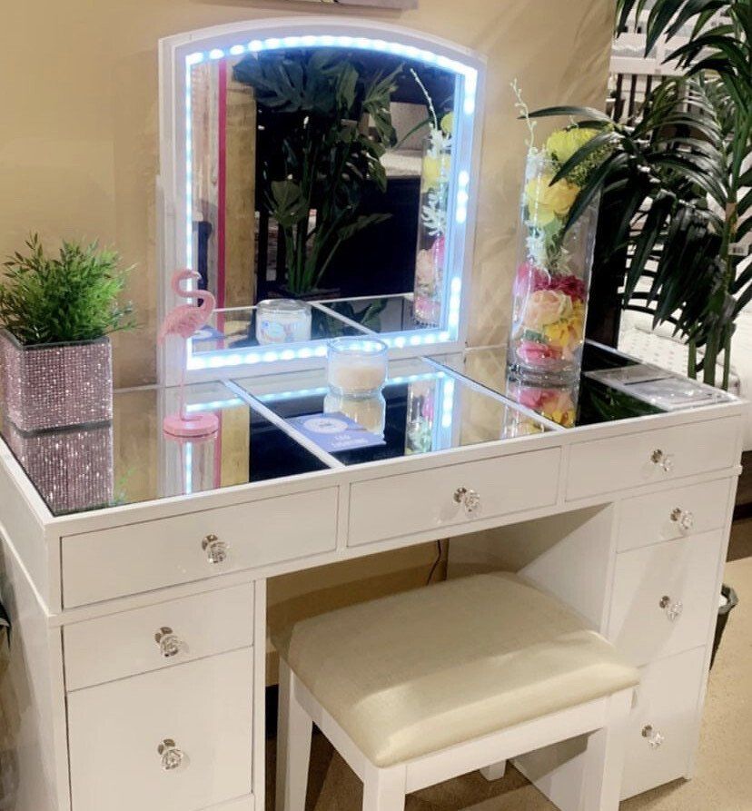 Beige vanity table and mirror