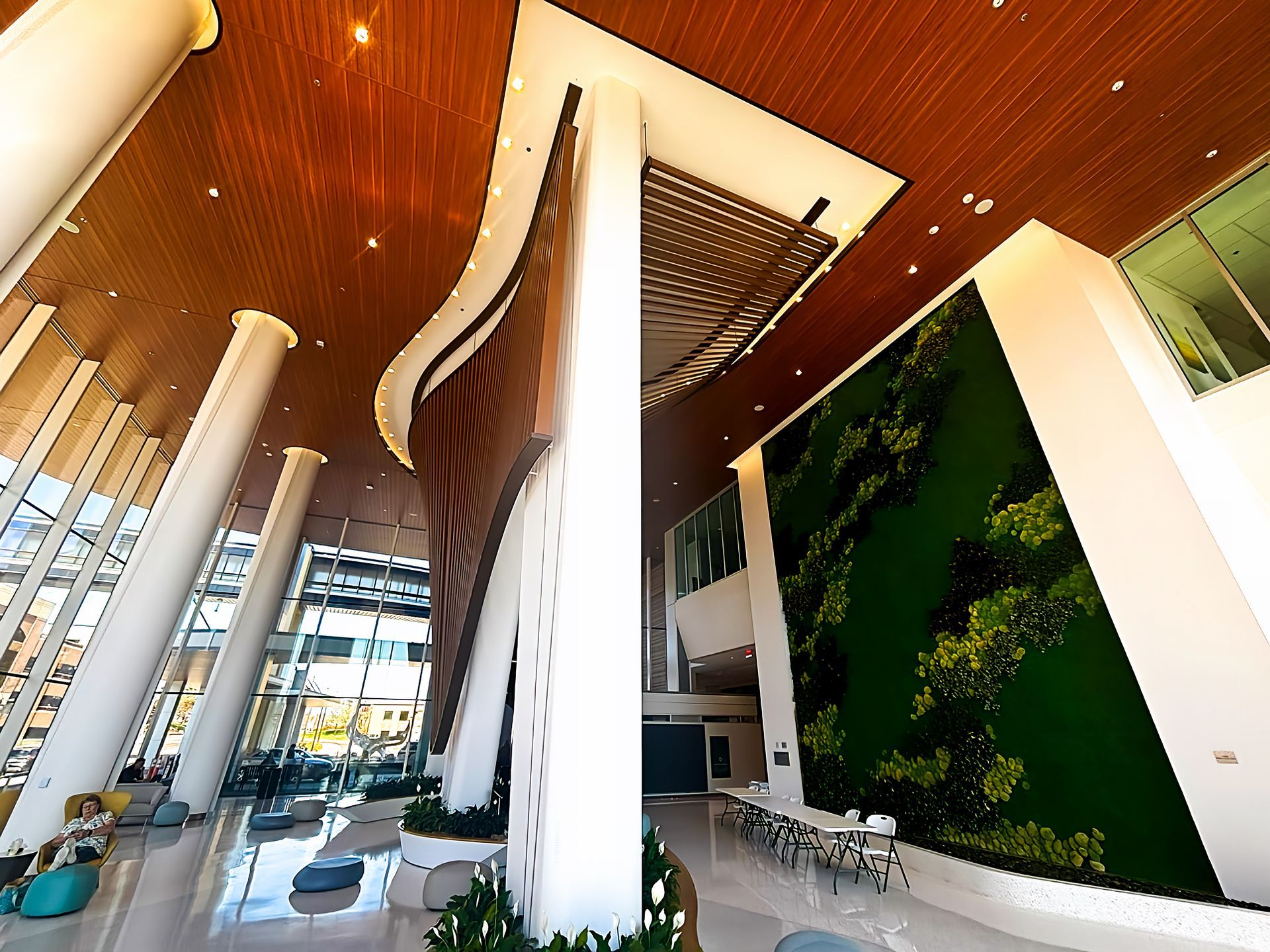 Essentia Health St. Mary’s Medical Center's (Duluth) new high-performance façade system at the Level 6 - Inpatient Entrance. w l hall company glass and glazing 3