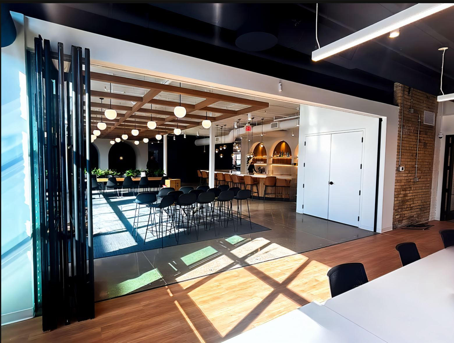 Livefront's Hospitality Lounge | Where Transparency, Acoustics & Flexibility Align w l hall company 1