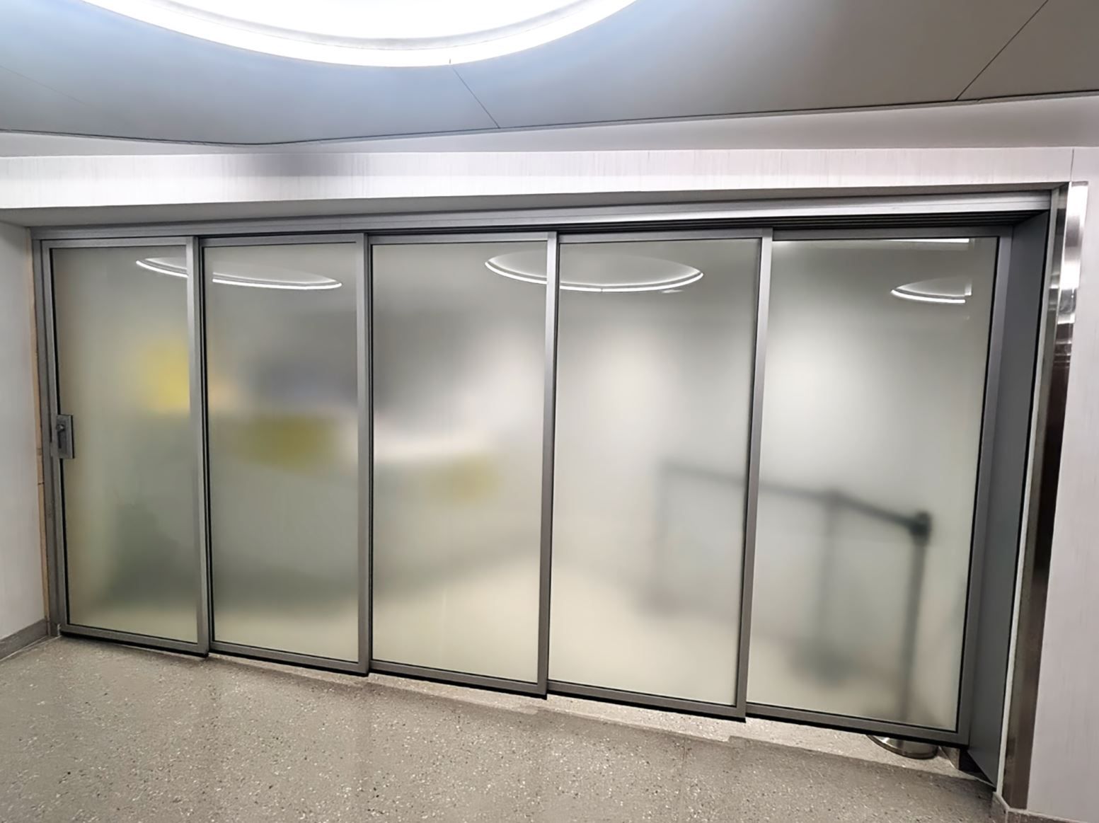 Two Recent Zona® LYNX Telescopic Glass Wall Projects Showcase Flexible Design w l hall company 15