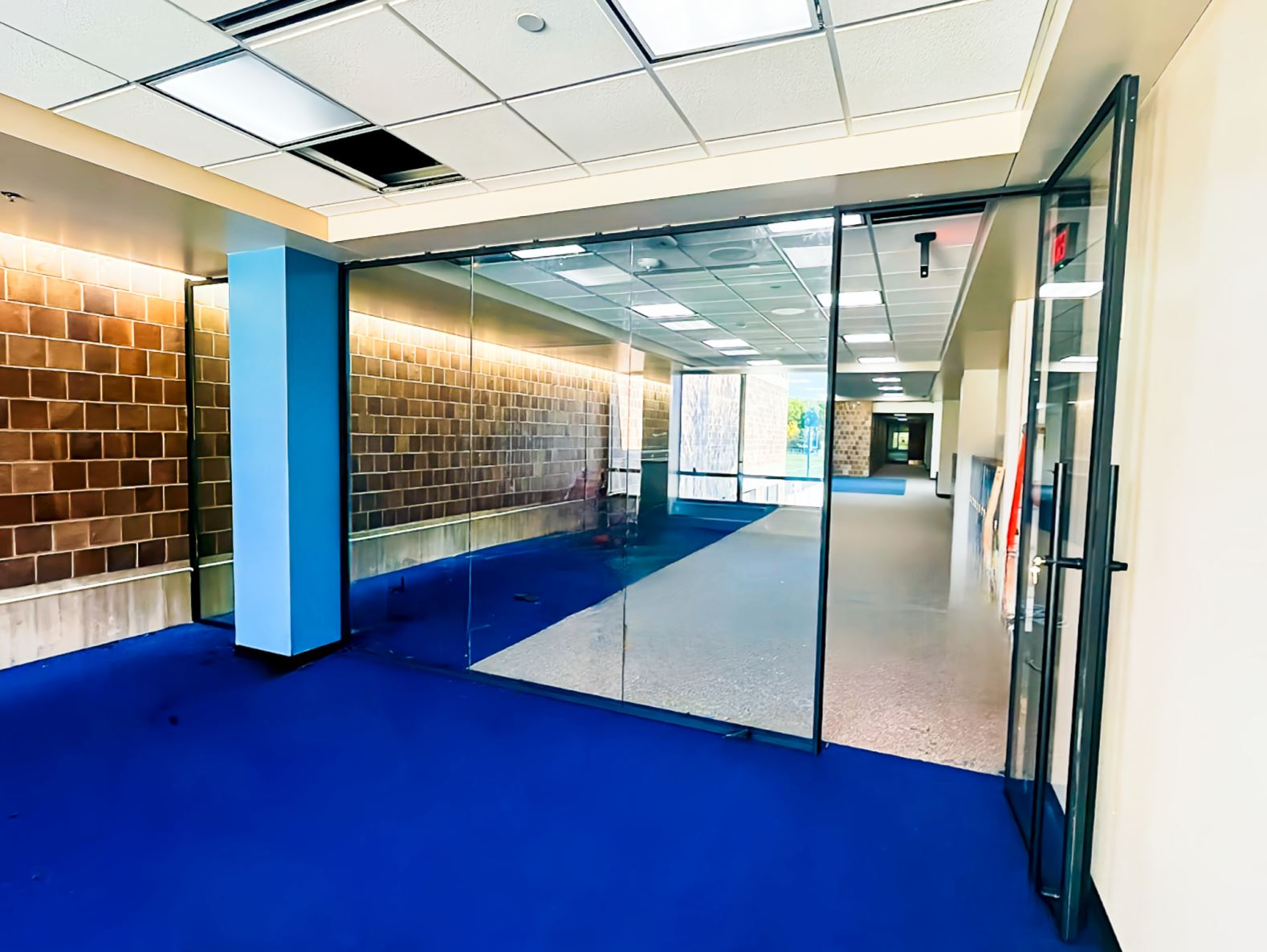 w l hall company Hopkins Senior High & West Junior High Schools Utilize ZONA & Modernfold Glass Walls for Collaborative, Safe and Flexible Learning Environments 5