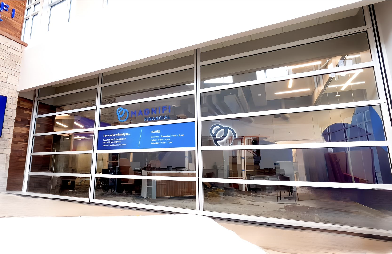 Skyfold Mirage for Magnifi Financial's Maple Grove New Branch Office w l hall company space management 1