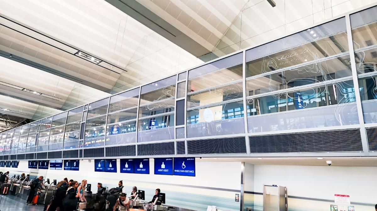The Mezzanine Lakes Wall at MSP Airport Glazing Project Captures the Essence of Minnesota's Lakes w l hall company 3
