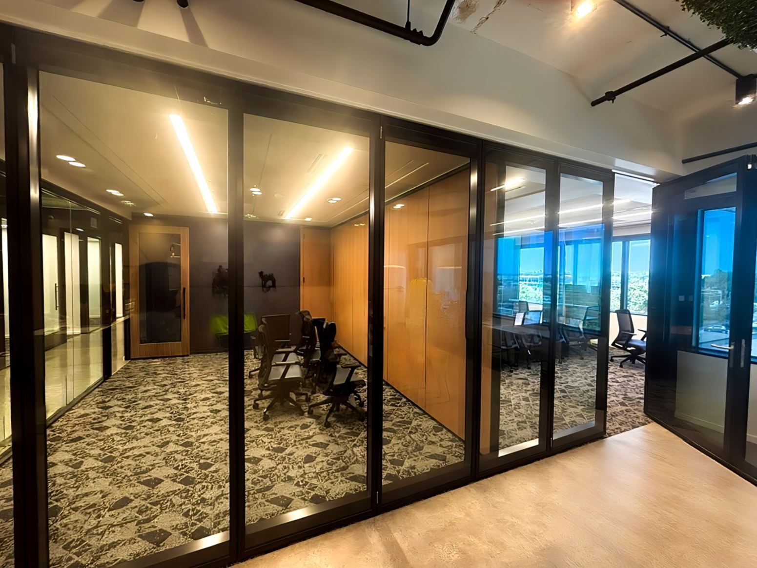 Privacy When Needed, Flexibility on Demand for EntreBank w l hall company modernfold acoust-clear acousti-seal space management 1