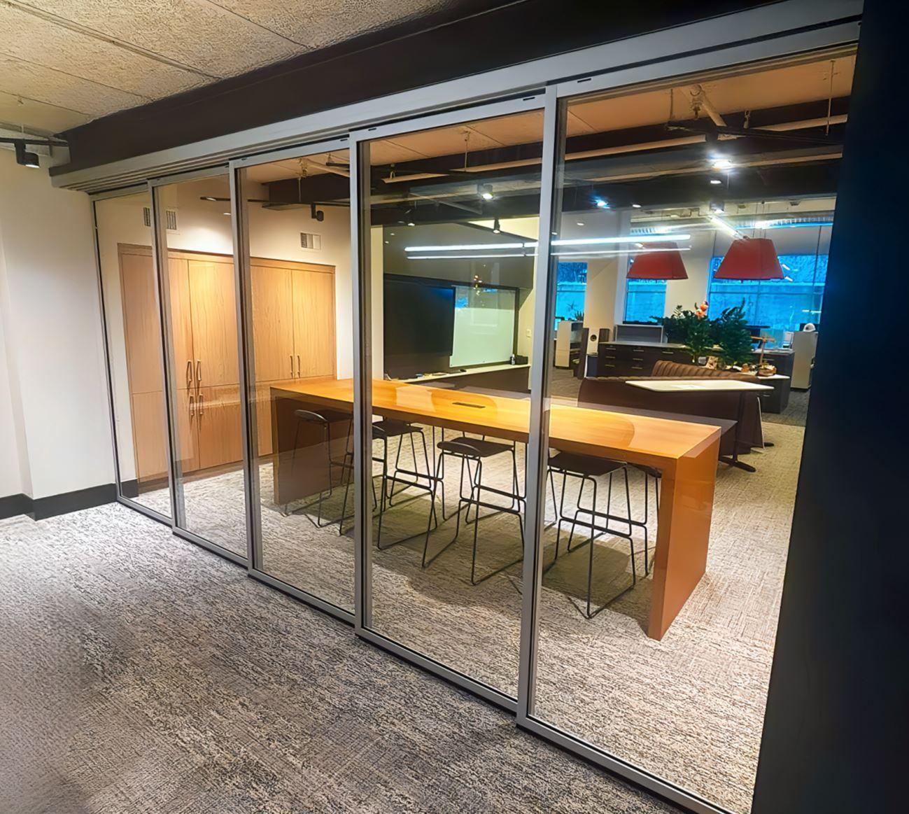 Two Recent Zona® LYNX Telescopic Glass Wall Projects Showcase Flexible Design w l hall company 11