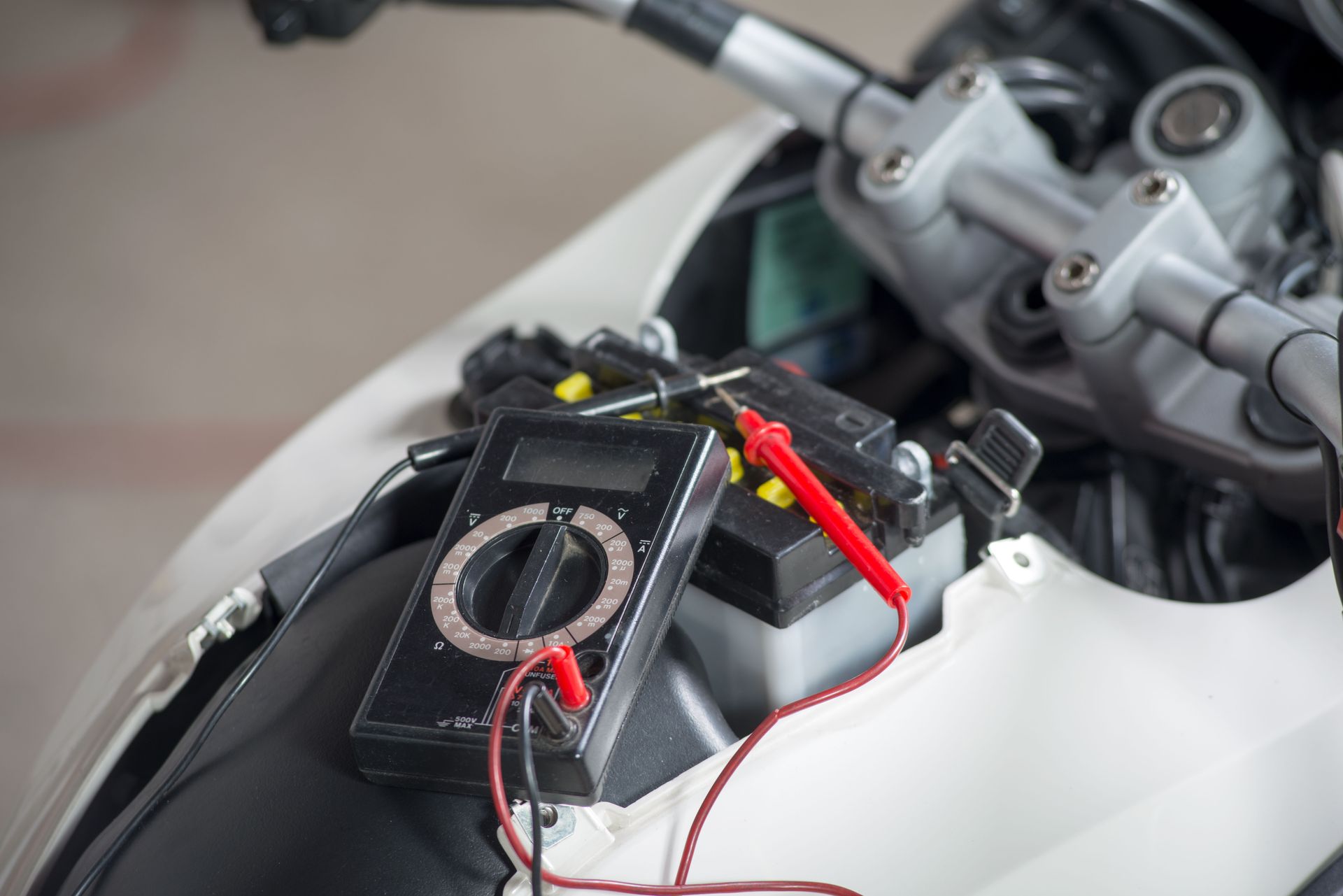 Name-Brand vs. Generic Batteries: Which Option Fits Your Needs?
