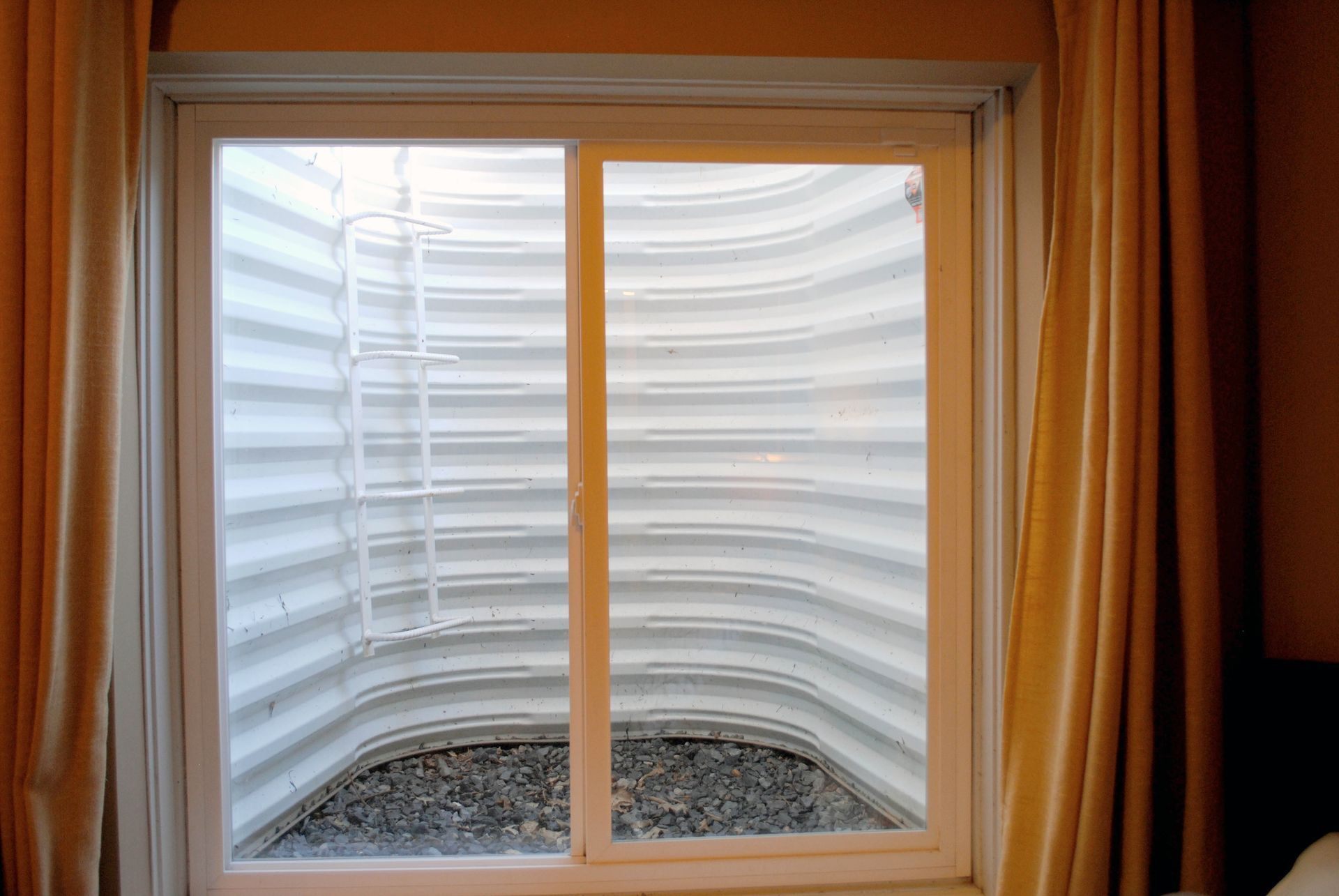 Egress window